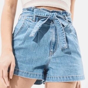 American Eagle mom denim shorts Paperbag Style size 4